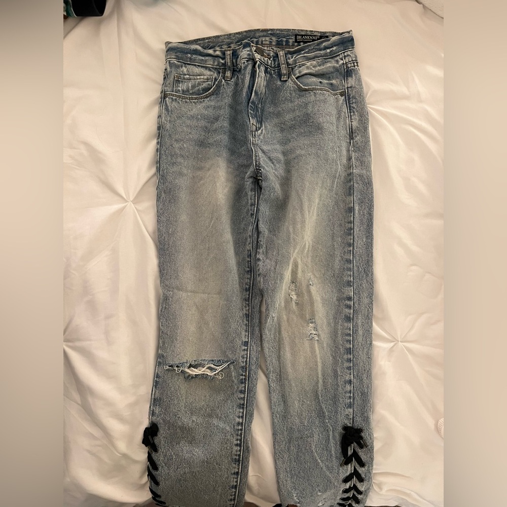 BLANKNYC skinny classique jeans with black lace-up side